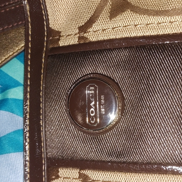 Coach - Picture 6 of 7